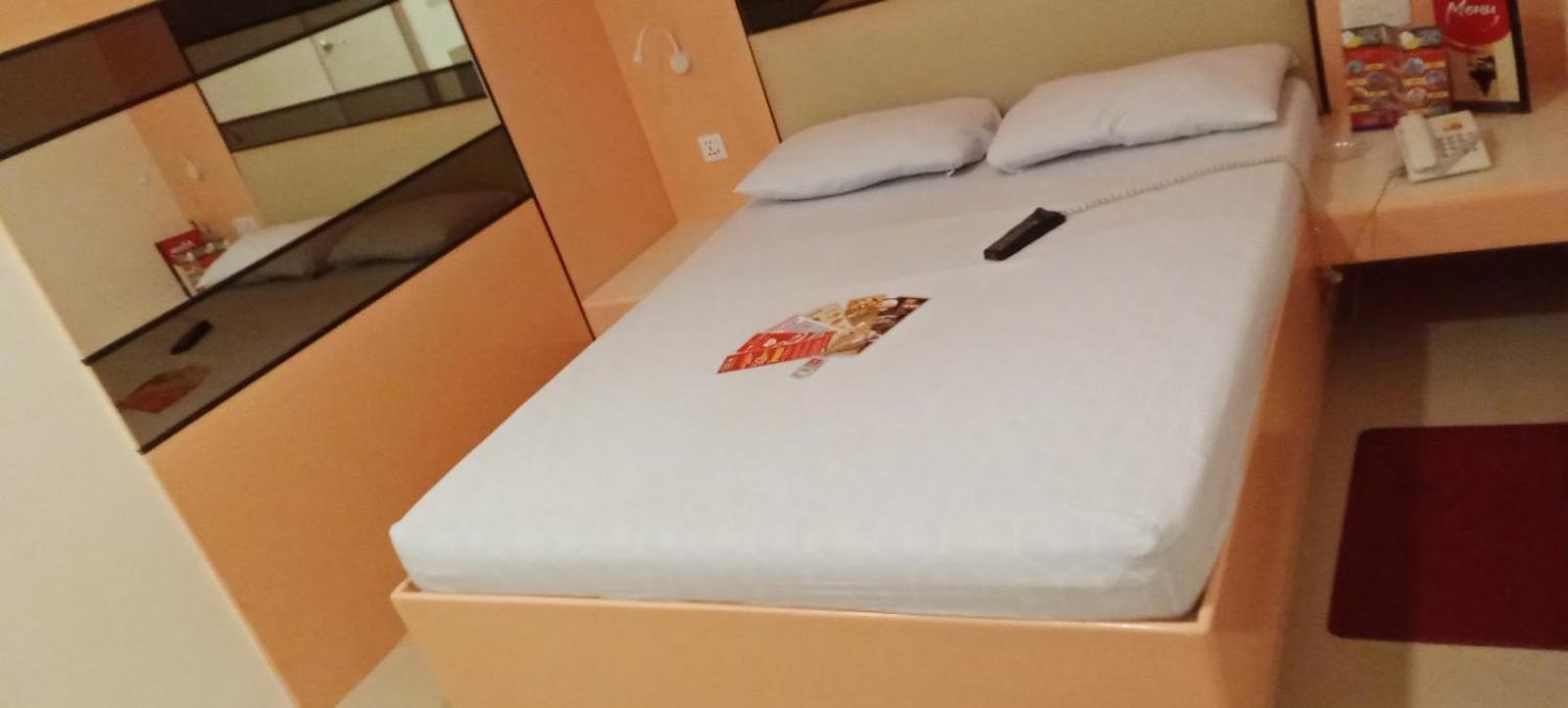 Hotel Sogo Buendia Pasay Kültér fotó