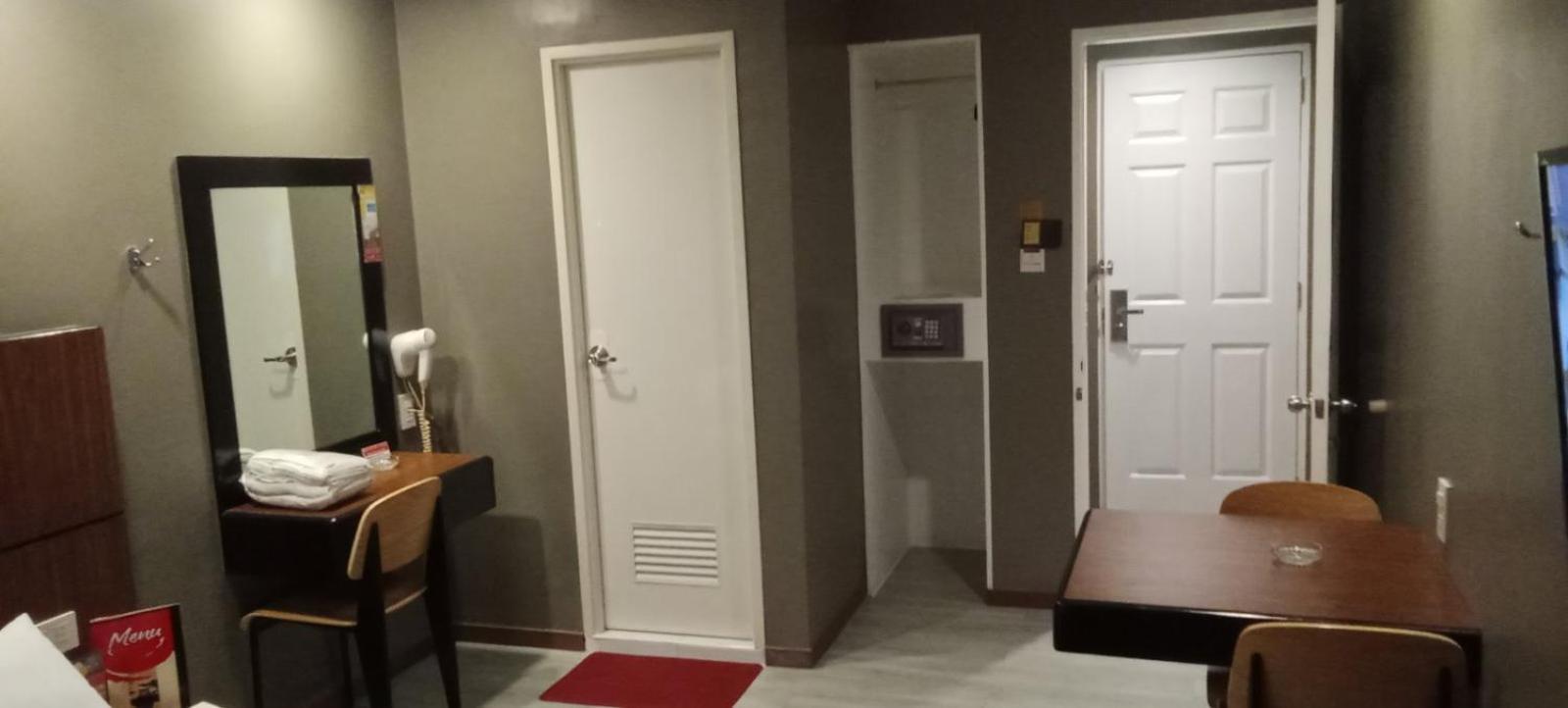 Hotel Sogo Buendia Pasay Kültér fotó