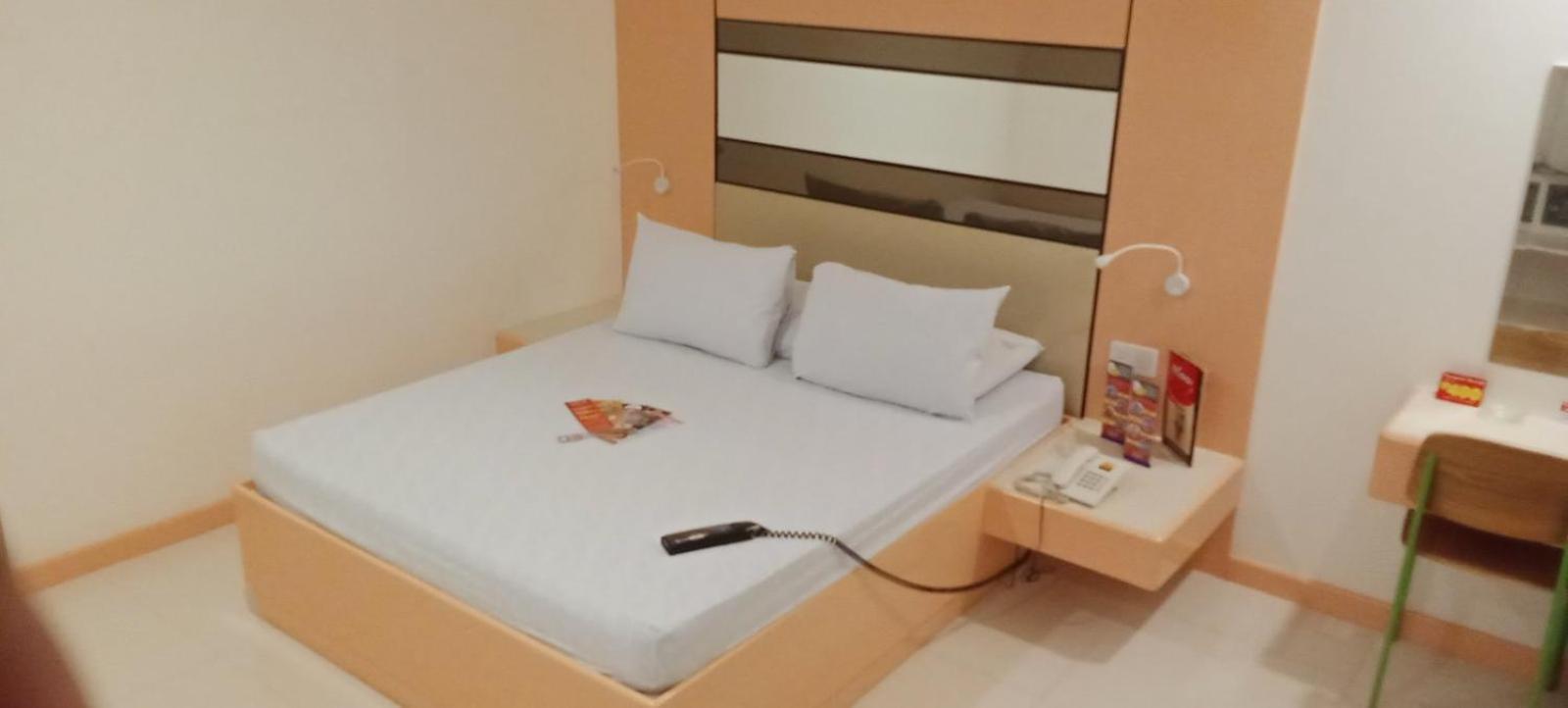 Hotel Sogo Buendia Pasay Kültér fotó