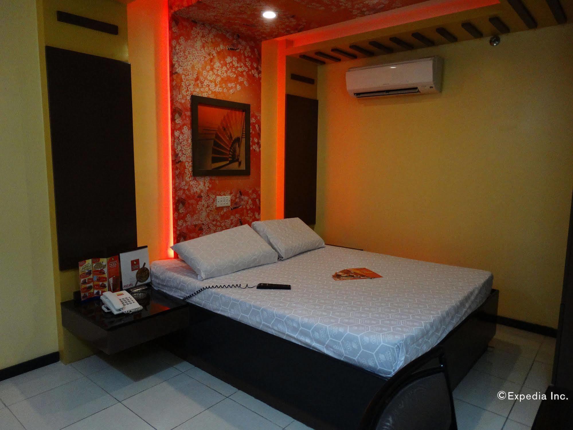 Hotel Sogo Buendia Pasay Kültér fotó