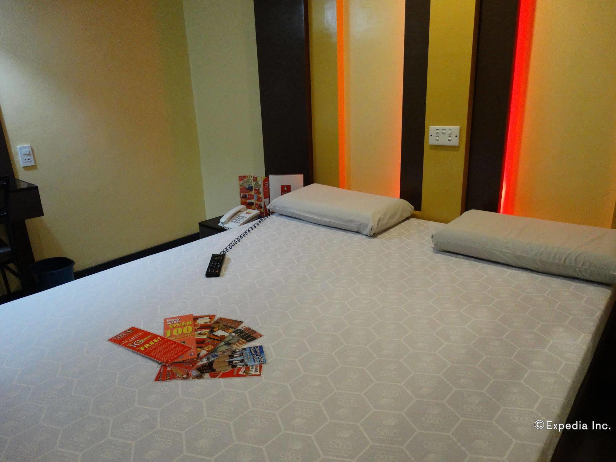 Hotel Sogo Buendia Pasay Kültér fotó